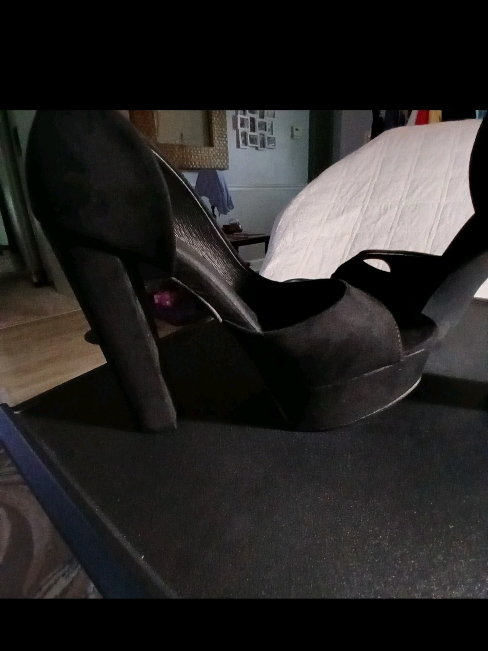 Shoe Dazzle Black Suede Platform Peep-Toe Heels Sz 6.5 - Picture 7 of 15